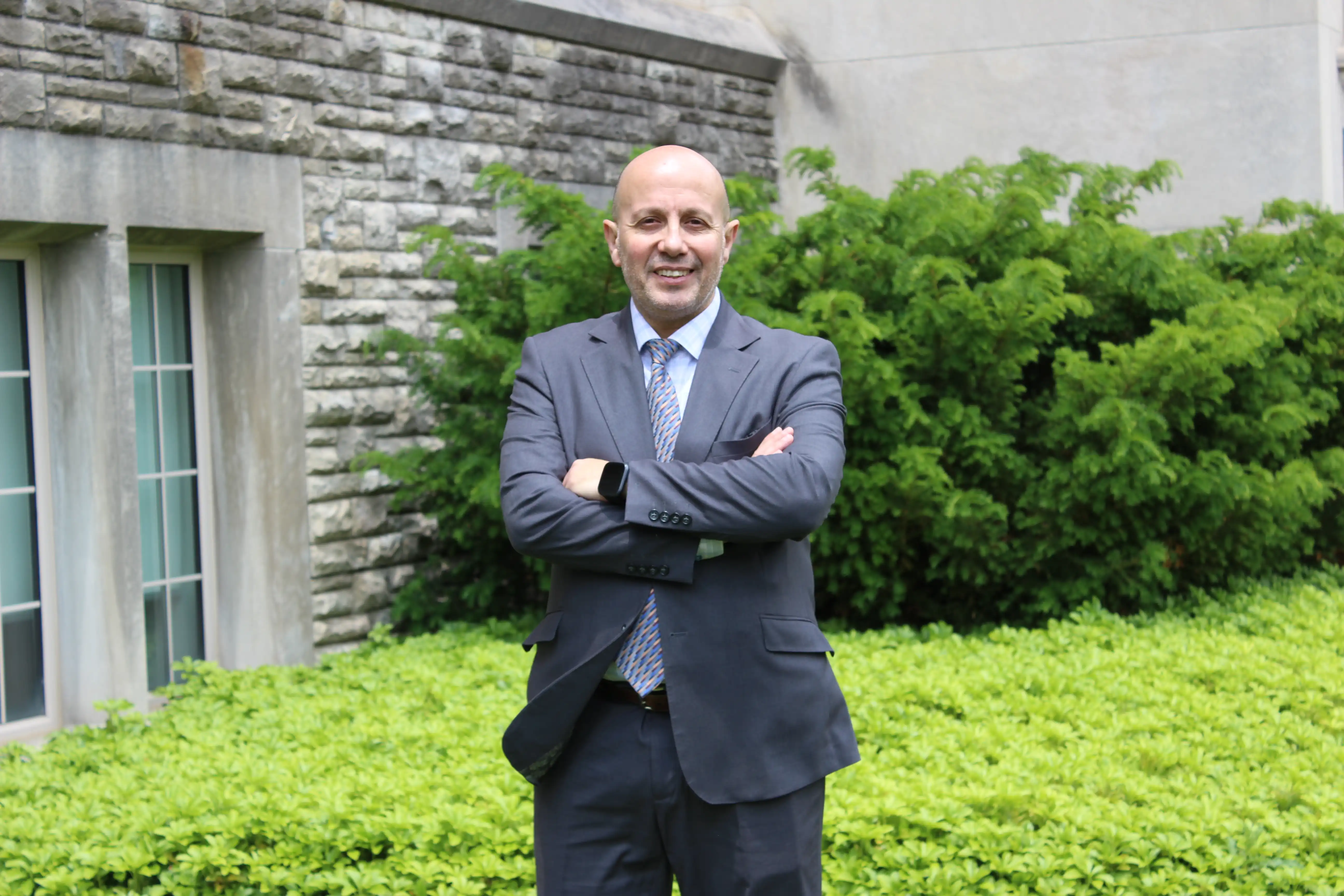 Mohamed Abuzayed, RCIC - Professional immigration consultant
